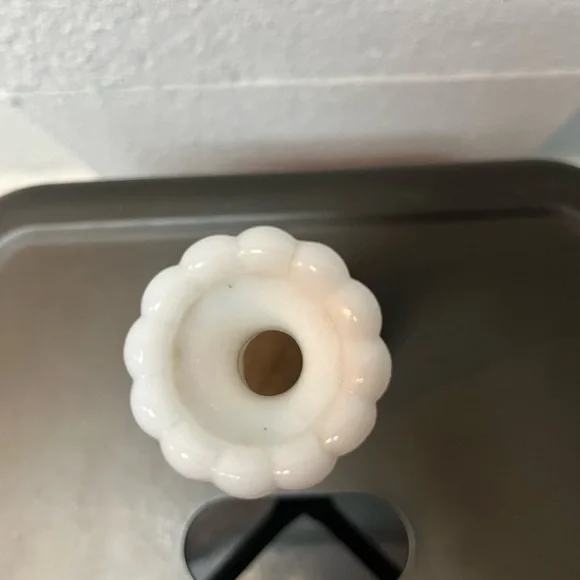 Elegant White Ceramic Vase - Picture 3 of 4